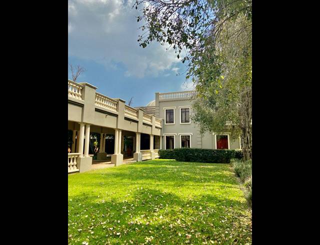 3,247M² OFFICE TO LET IN ERAND GARDENS